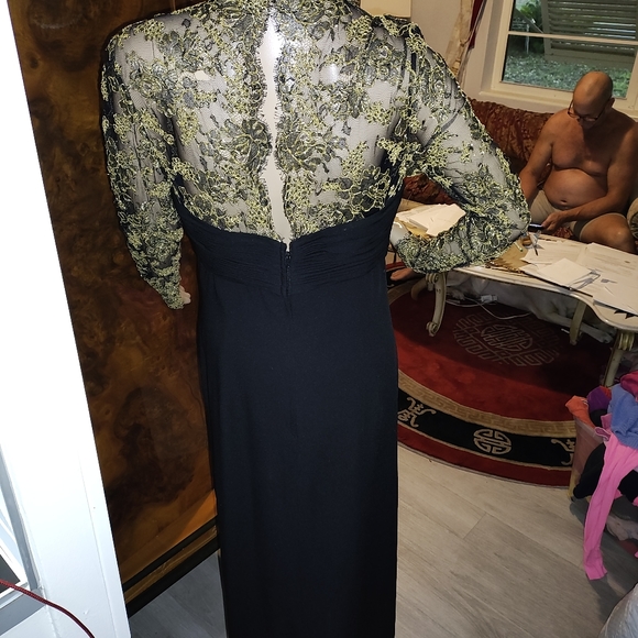Stunning Vintage Black&Gold Gown - Picture 15 of 16